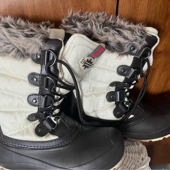 Quest Woman’s Winter Boots Size 7 - Picture 2 of 6
